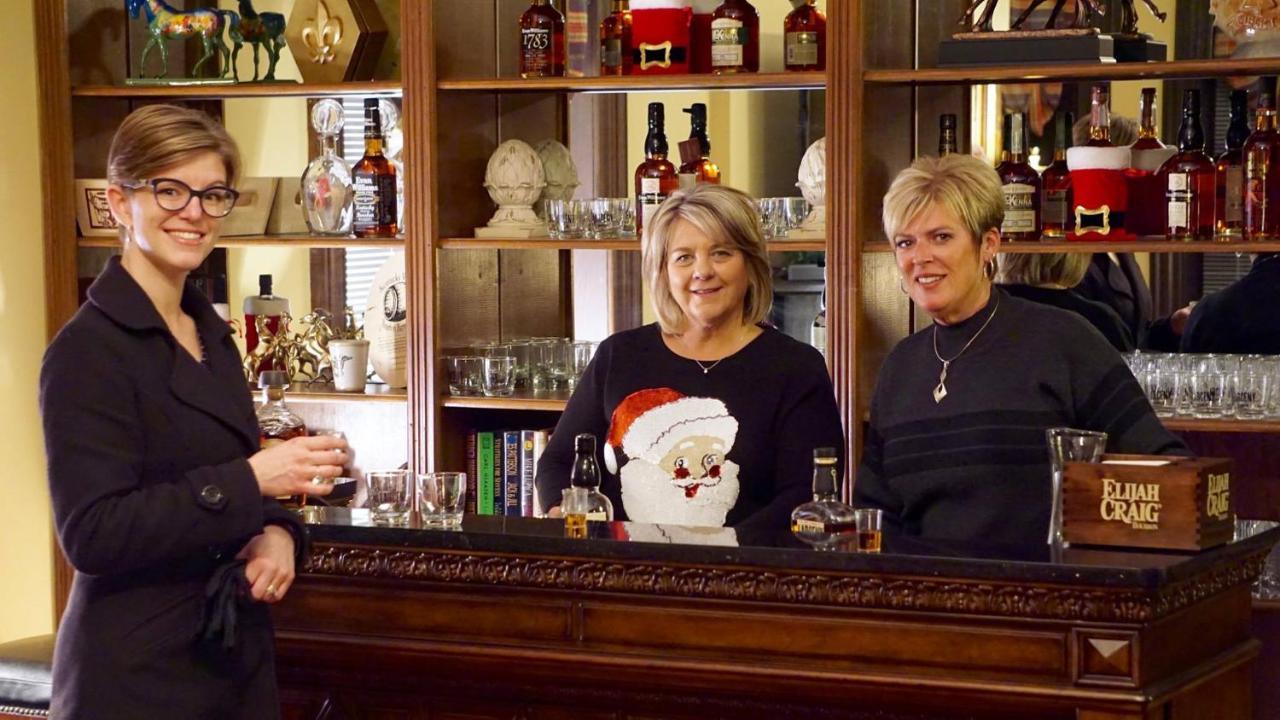 Louisville Bourbon Inn Bagian luar foto