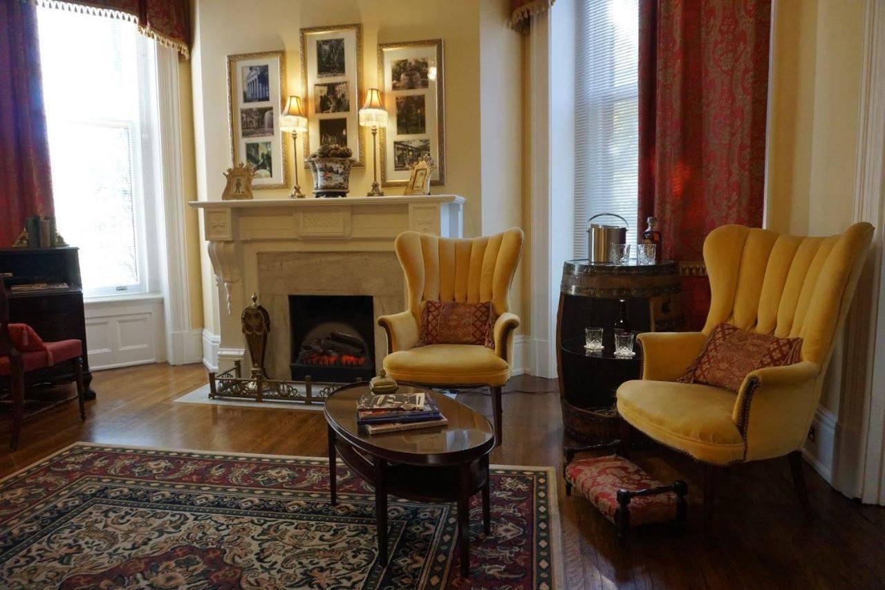 Louisville Bourbon Inn Bagian luar foto
