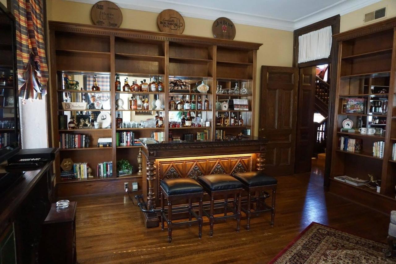 Louisville Bourbon Inn Bagian luar foto