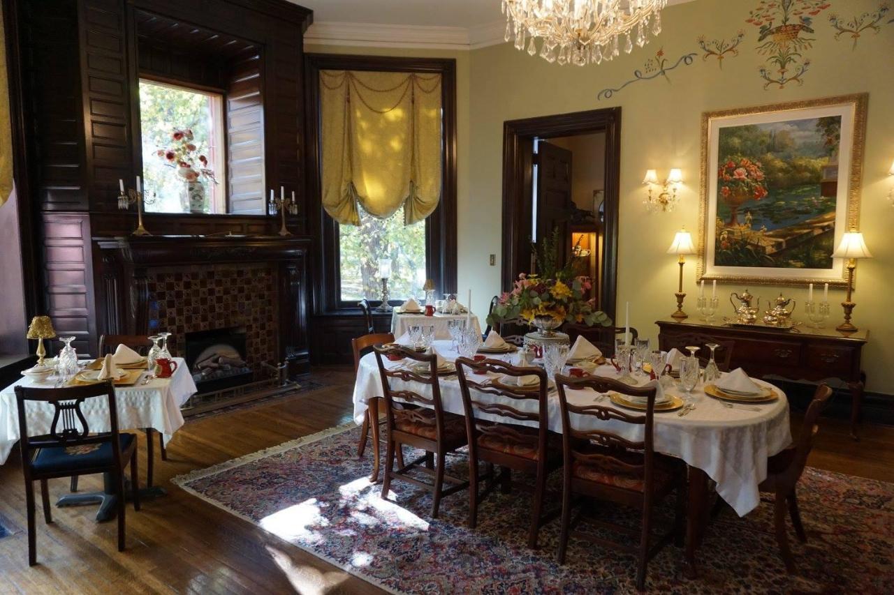 Louisville Bourbon Inn Bagian luar foto