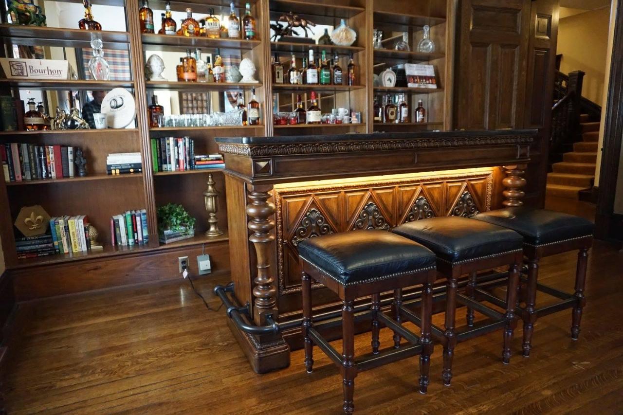 Louisville Bourbon Inn Bagian luar foto